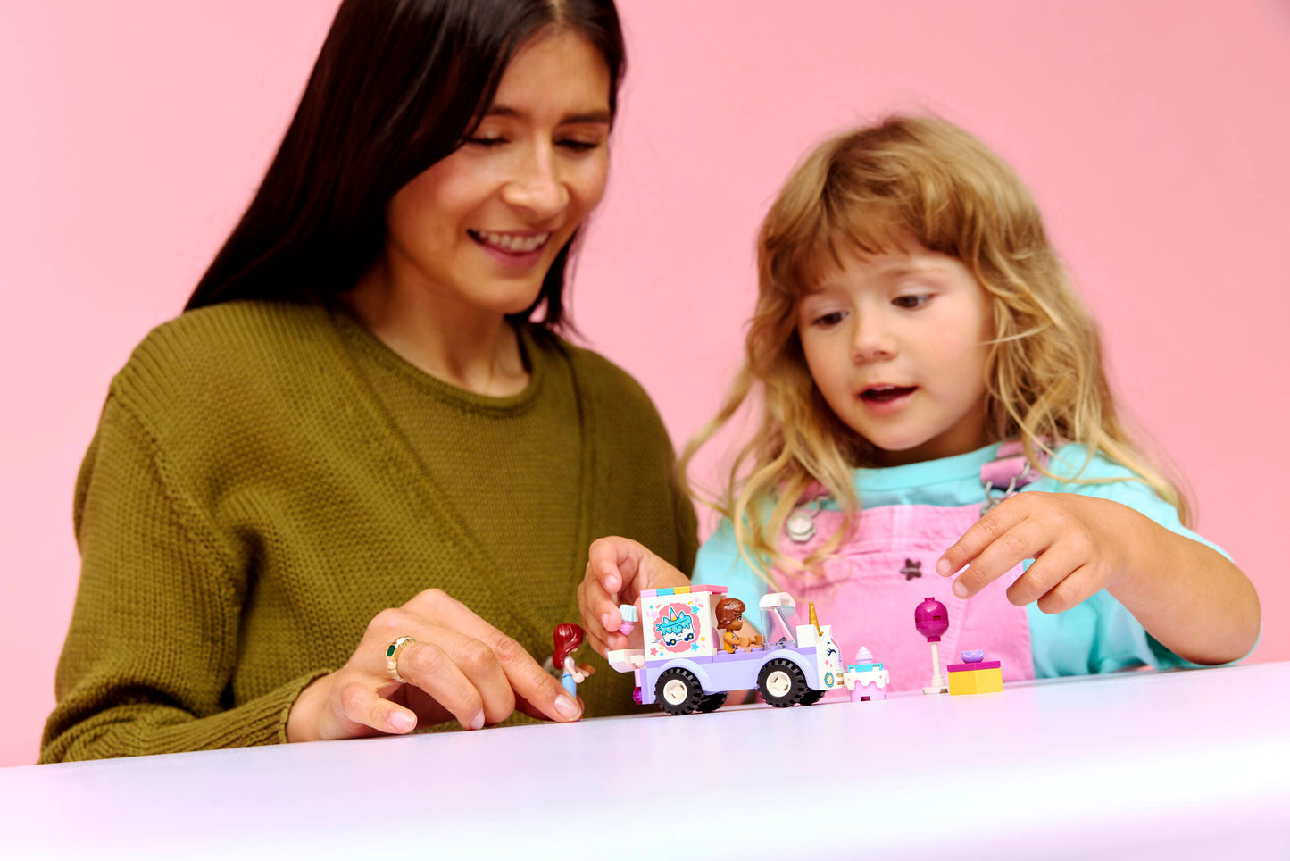 LEGO 42675 FriendsAuto-unicorno per la consegna di torte