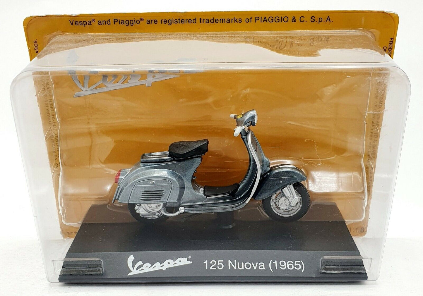 EBOND Moto Vespa 125 Nuova 1965 - Die cast - 1:18 - 0106.