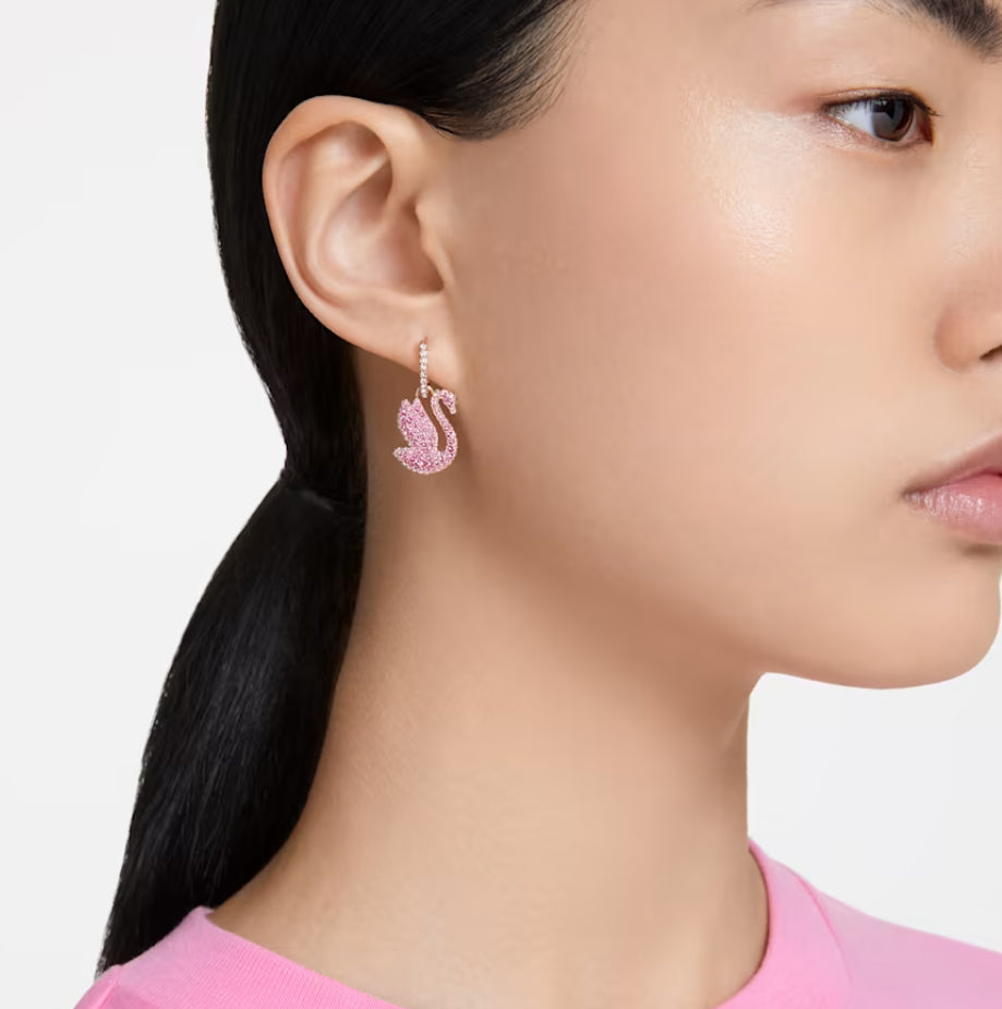 Swarovski 5647544 Orecchini pendenti Iconic Swan Cigno Rosa Placcato Oro Rosa