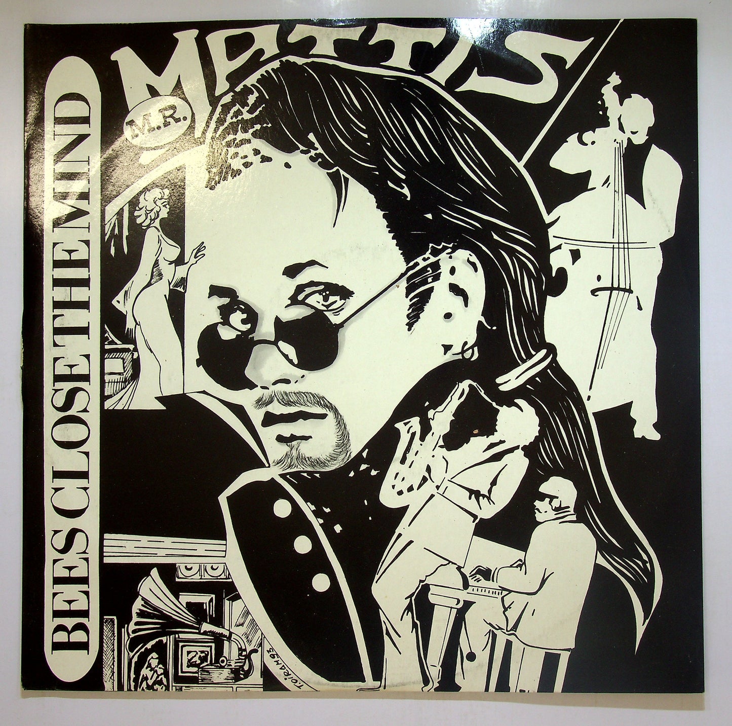 EBOND M.R. Mattis - Bees Close The Mind Vinile V109121