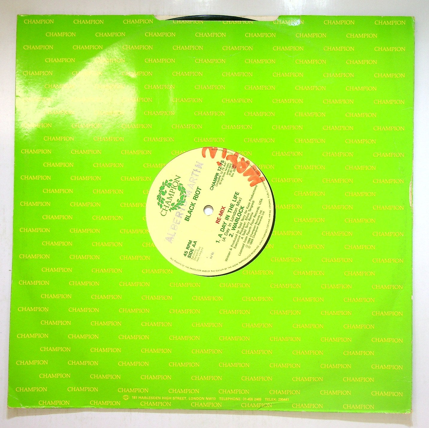 EBOND Black Riot - A Day In The Life (Re-Mix) / Warlock Vinile V115015