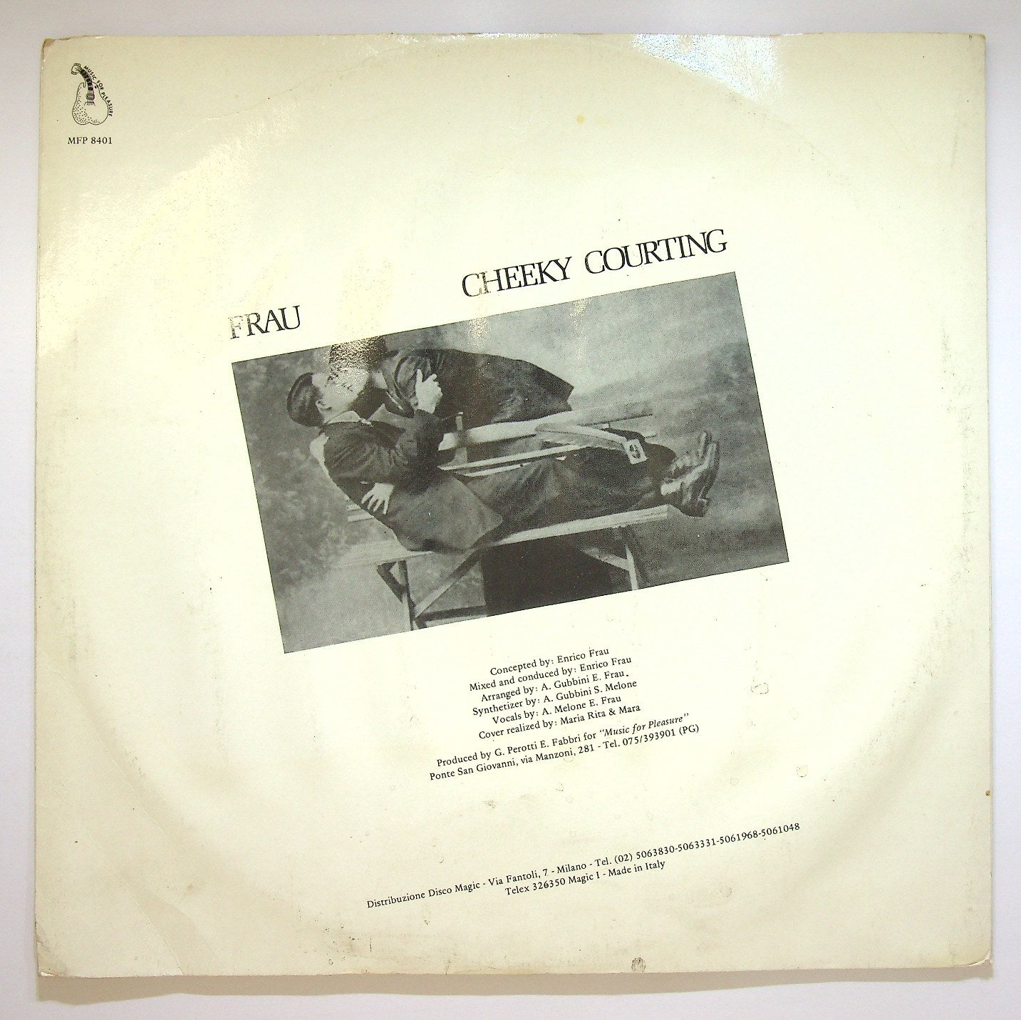 EBOND Frau - Cheeky Courting Vinile V117111