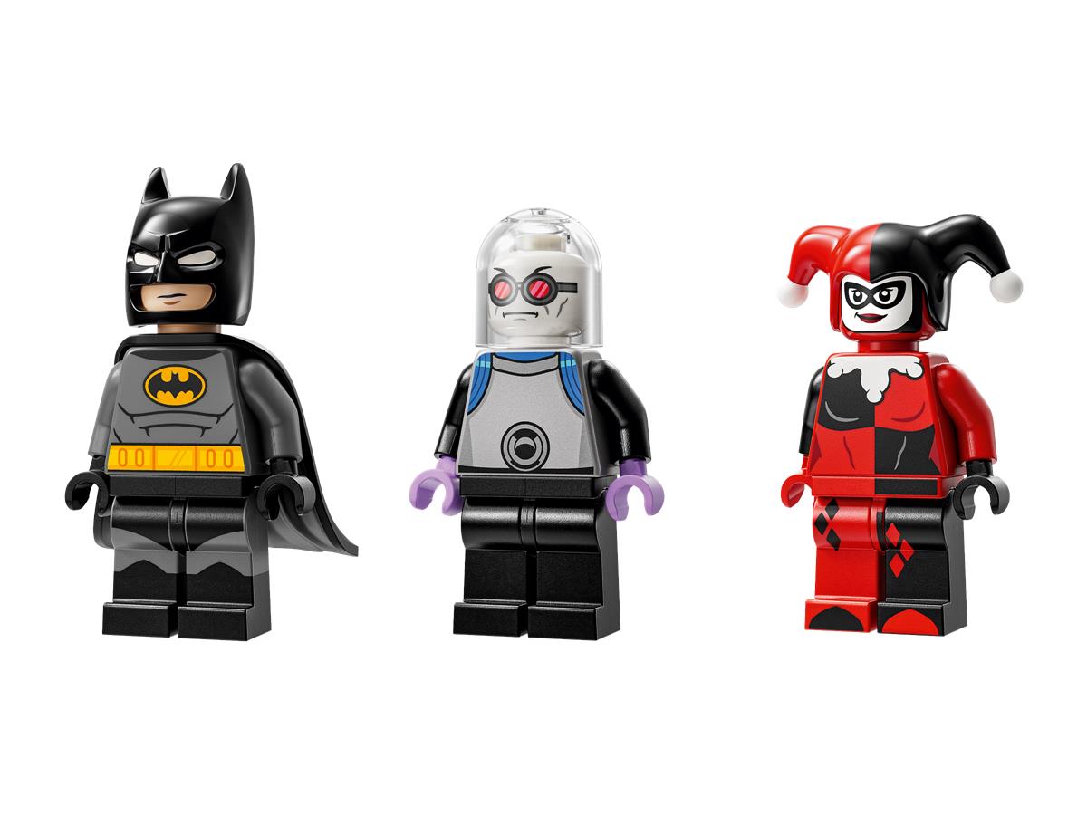 LEGO 76274 Batman con Batmobile vs. Harley Quinn e Mr. Freeze