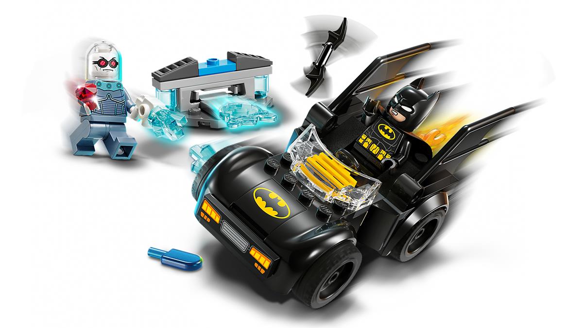 LEGO 76301 Batman™ e Batmobile™ contro Mr. Freeze™