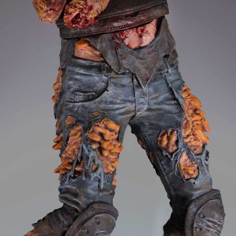 The Last of Us Part II PVC Statue Armored Clicker 22 cm P035801
