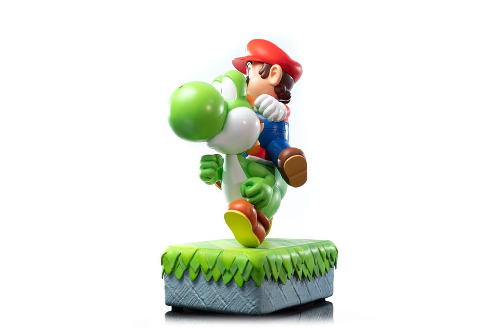 Super Mario Statue Mario & Yoshi 48 cm P064835