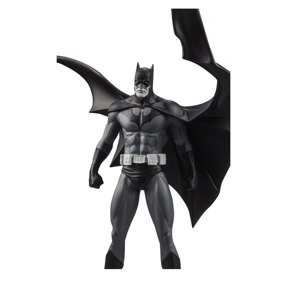 DC Direct Statue Batman Black & White Batman (by Jorge Jimenez) 27 cm P049832