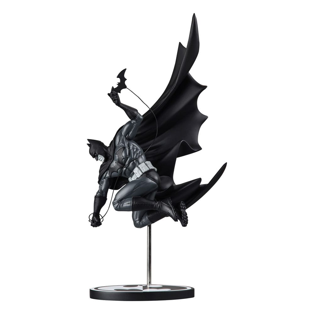 DC Direct Batman Black & White Statue 1/10 Batman by Inhyuk Lee 25 cm P049833