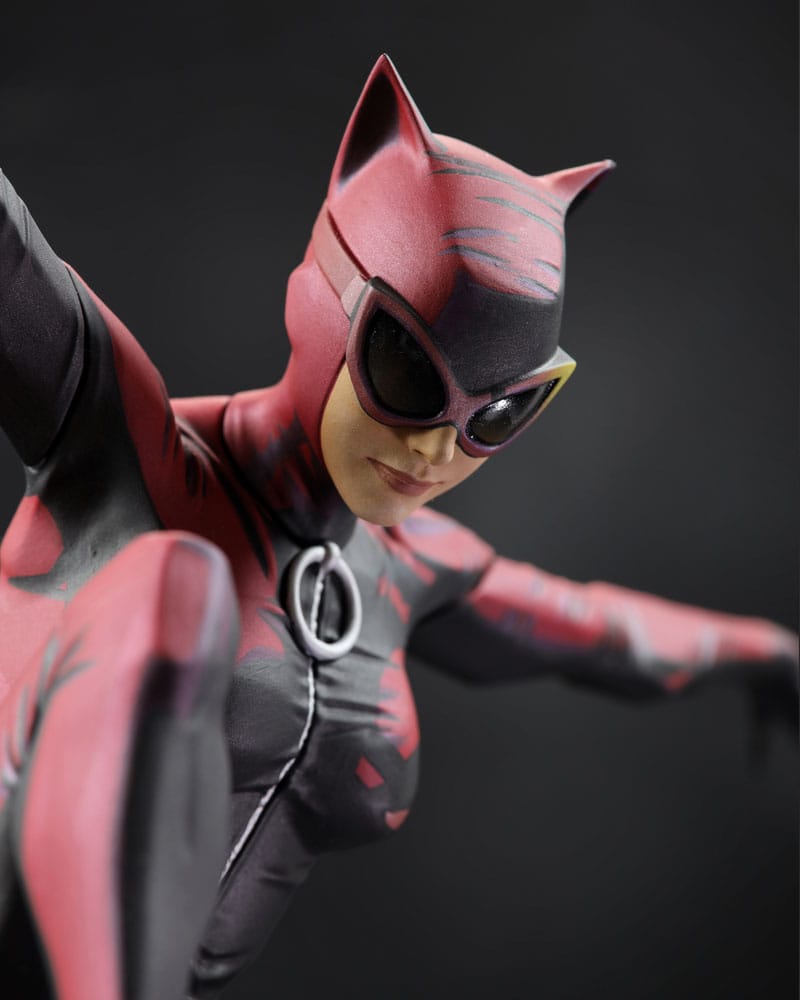 DC Designer Series Statue 1/6 Catwoman by Jock 33 cm P049843