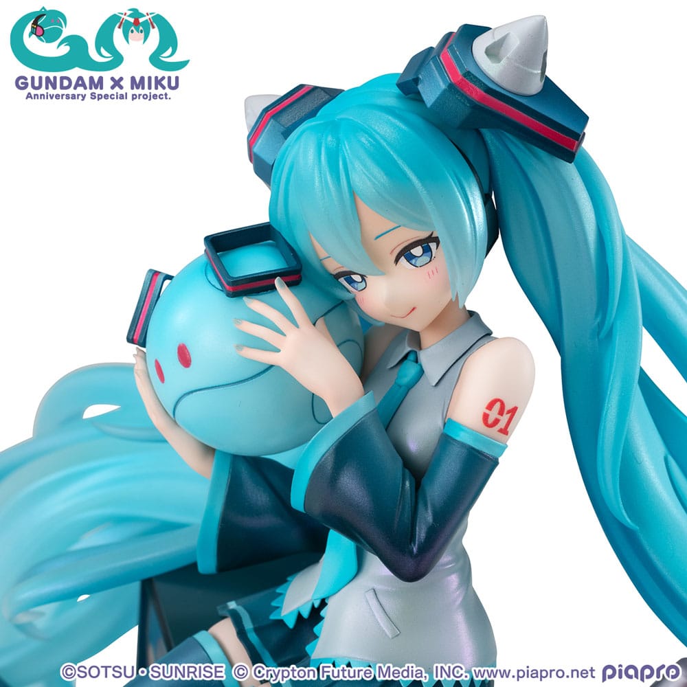 Mobile Suit Gundam x Hatsune Miku Lucrea PVC Statue Hatsune Miku x OO Gundam 45th Anniversary 17 cm P065106