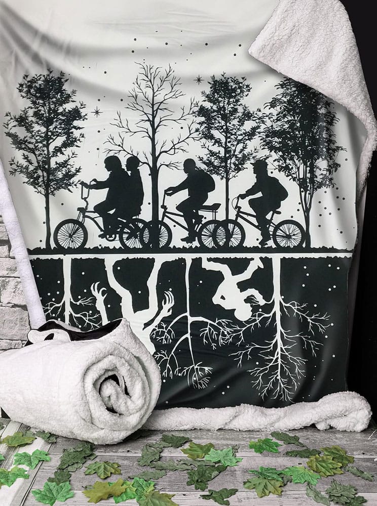 Stranger Things Throw Blanket Black & White 100 x 150 cm P065694