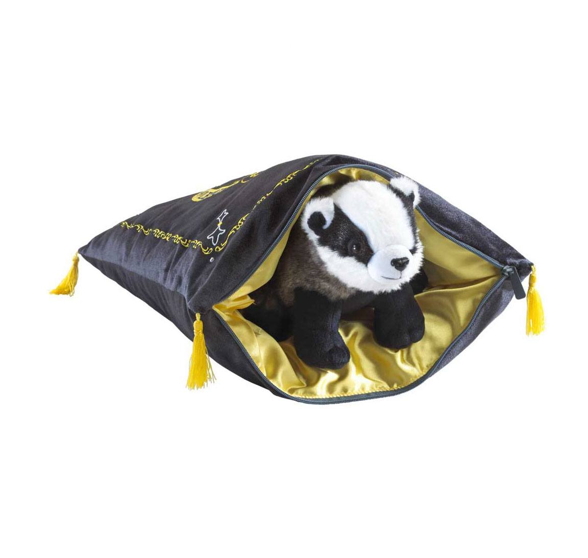 Harry Potter House Mascot Cushion with Plush Figure Hufflepuff P053549