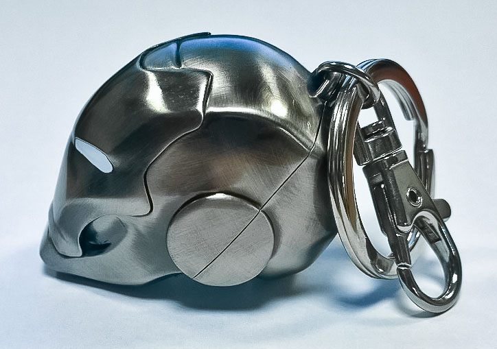 Marvel Comics Metal Keychain Iron Man Helmet Mark II P059015