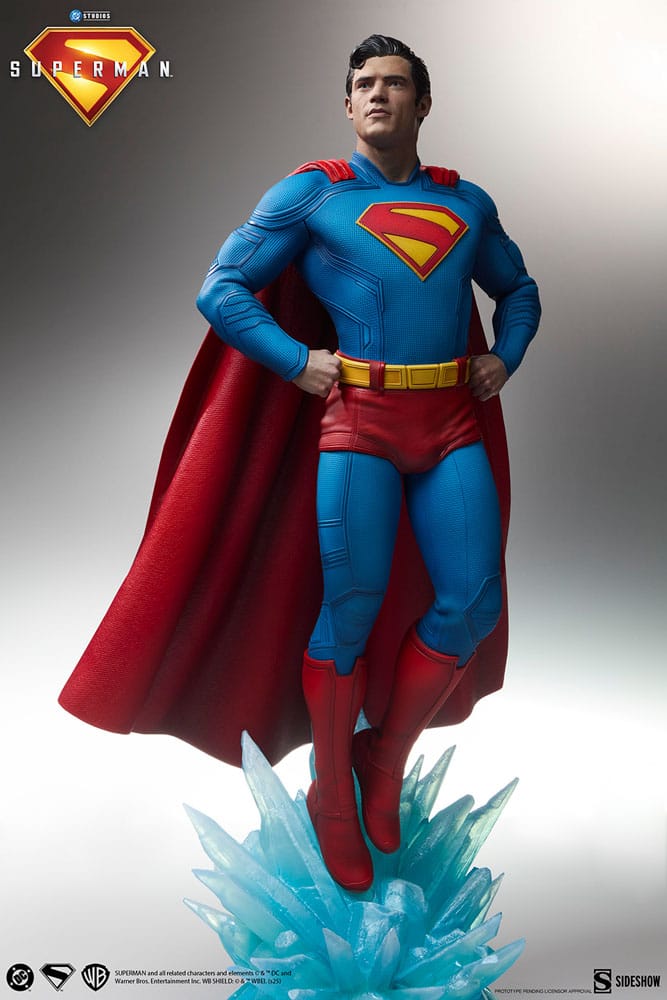 Superman (2025) Premium Format Statue Superman 61 cm P059648