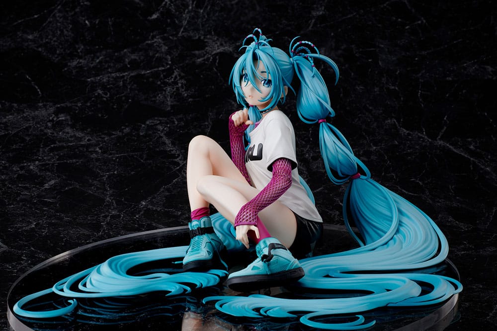 Hatsune Miku Statue 1/4 Yoneyama Mai The Latest Street Style "Cute" Limited Edition 17 cm P059885
