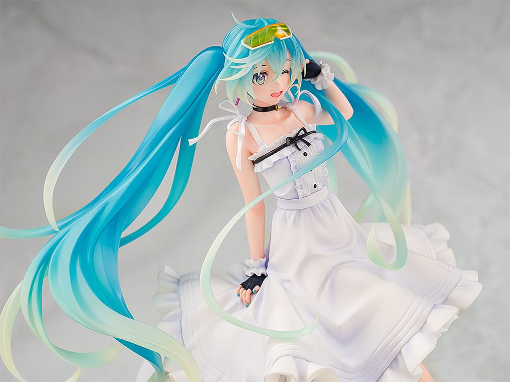 Hatsune Miku GT Project Original PVC Statue 1/7 Vacation Style Ver. 24 cm P063536
