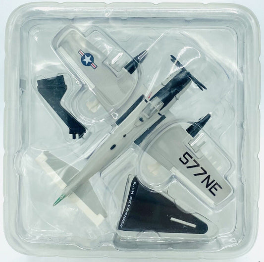EBOND Aerei Militari - A-1H Skyraider - Die Cast - 1:110 - 0258