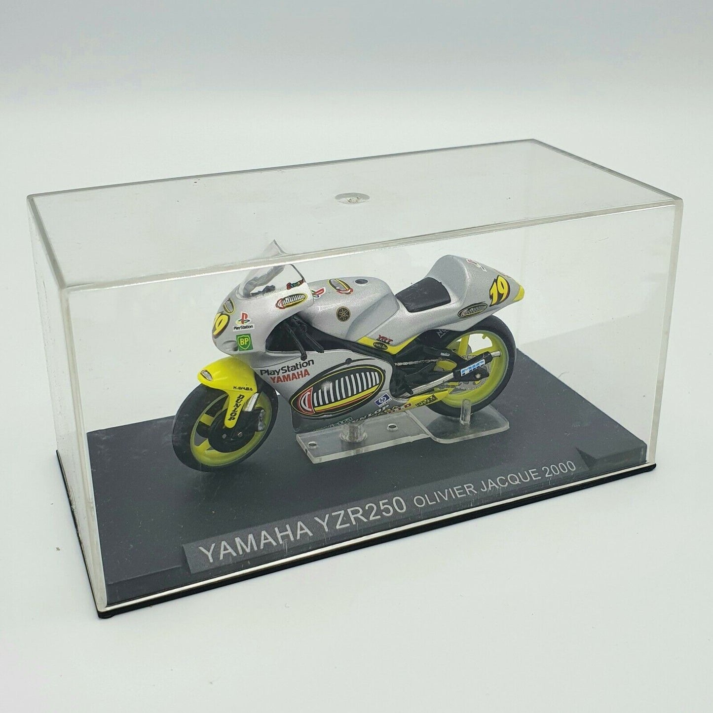 EBOND Modellino Yamaha YZR 250 Oliver Jacque 2000 Scala 1:24 - S008.