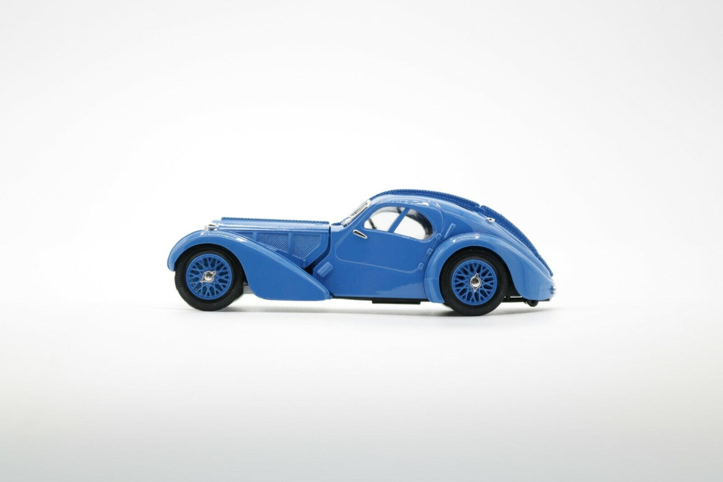 EBOND Modellino Bugatti mod.57 SC atlantic-coupe 1938 RIO 78 Scala 1:43 S028.