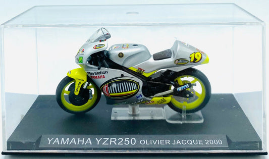 EBOND Modellino Yamaha YZR250 Oliver Jacque - 2000 - Die Cast - 1:24 - 0173