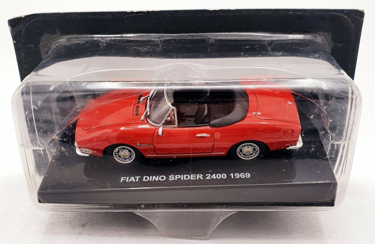 EBOND Modellino Fiat Dini Spider 2400 - 1969 - De Agostini - 1:43 - 0109.