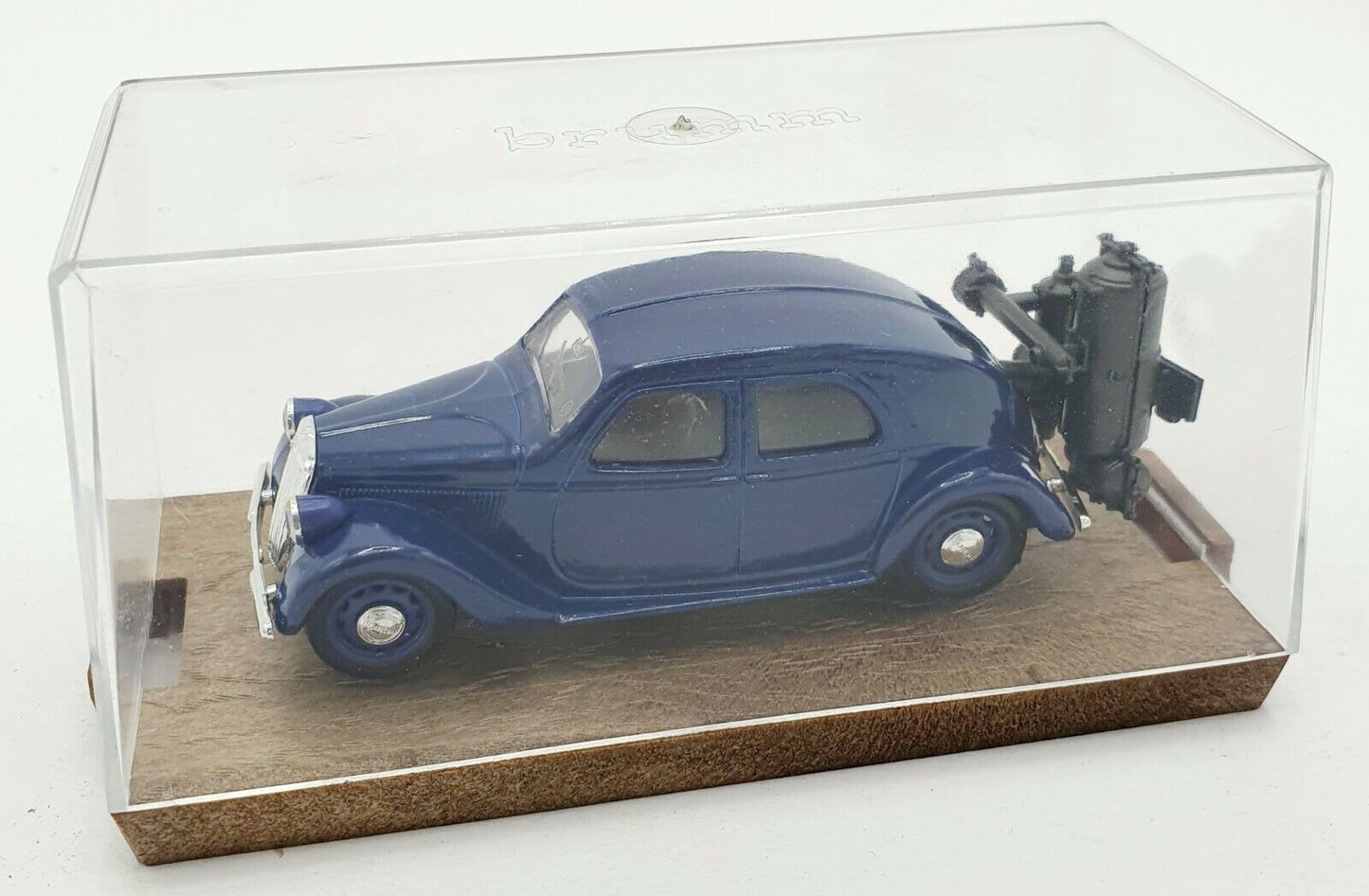 EBOND Modellino Lancia Aprilia berlina 47HP - 1939.44 - R60 - Brumm - 1:43 S033.