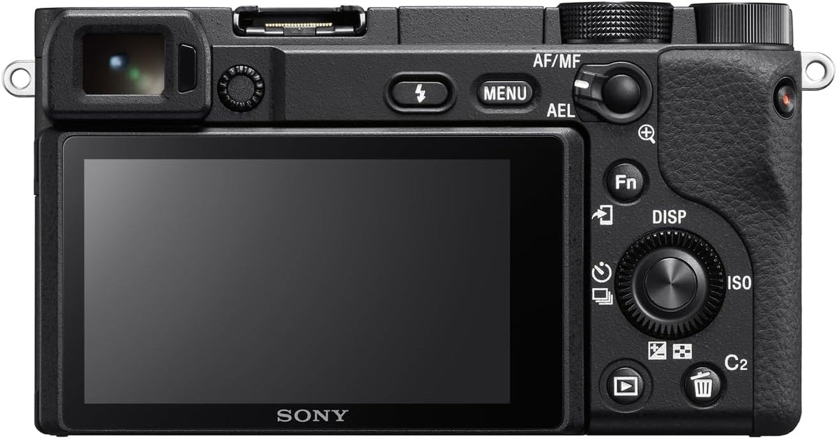 Sony Alpha 6400 con obiettivo 16-50