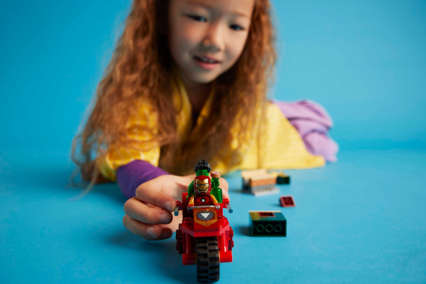 LEGO 76287 Iron Man con moto e The Hulk