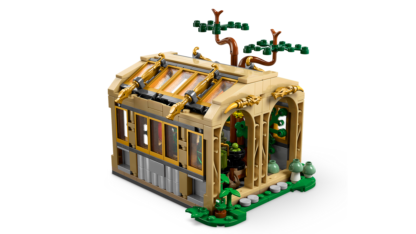 LEGO 76445 Harry Potter Castello di Hogwarts: lezione di erbologia