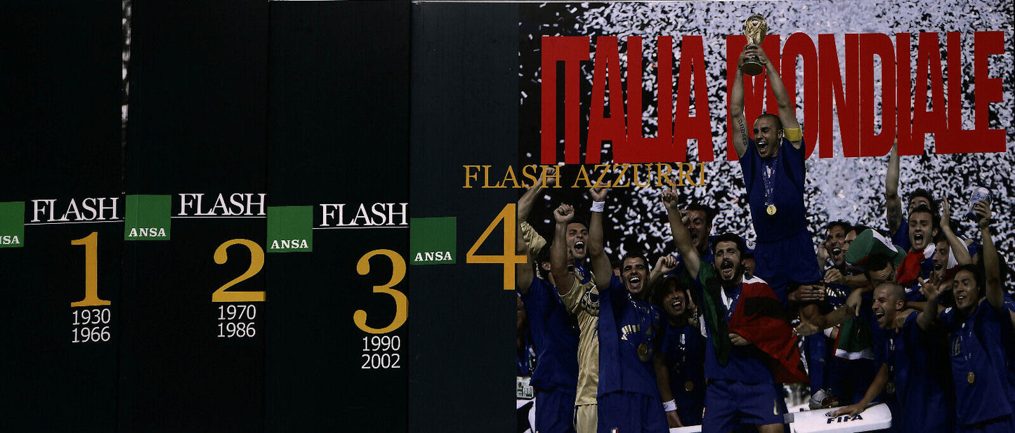 EBOND Flash Azzurri Una Storia Mondiale Il Romanzo Della Coppa.. Libro LI035151