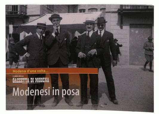 EBOND Modena D'una Volta Modenesi In Posa Libro LI038832