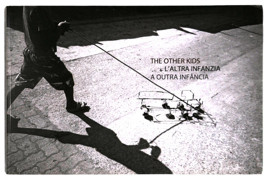 EBOND The Other Kids L Altra Infanzia A Outra Infancia Bonazinga Libro LI041886
