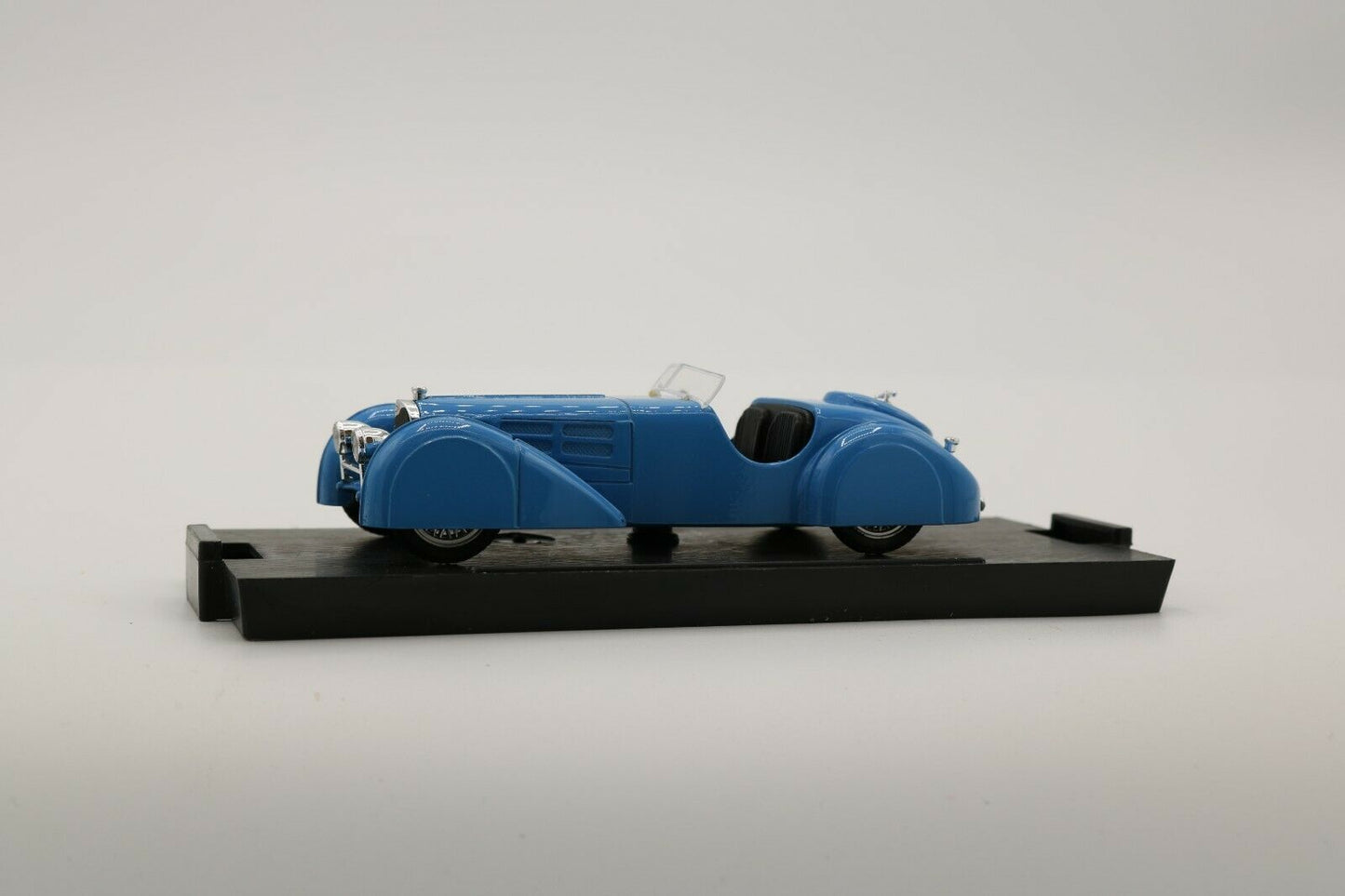 EBOND Bugatti 57S Roadster 1936 HP 165 1936 Brumm R 169 Scala 1:43 S028.