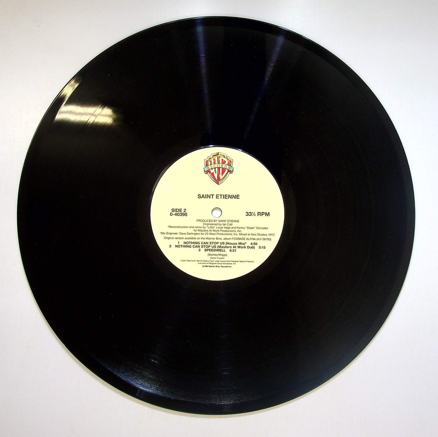 EBOND Saint Etienne - Nothing Can Stop Us Vinile V084040