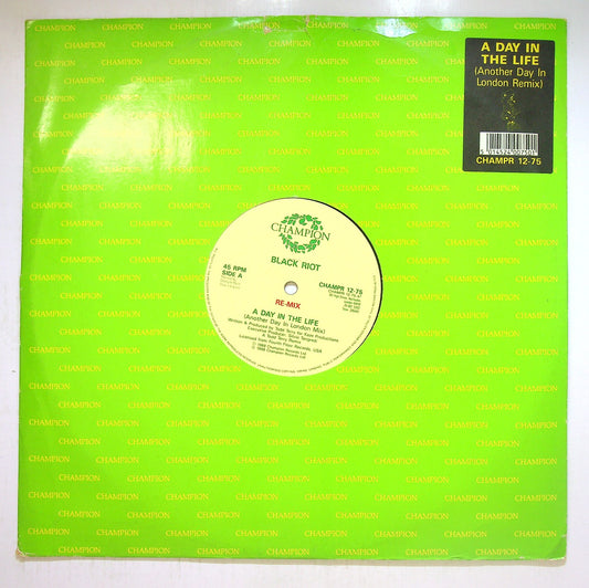 EBOND Black Riot - A Day In The Life (Re-Mix) / Warlock Vinile V115015