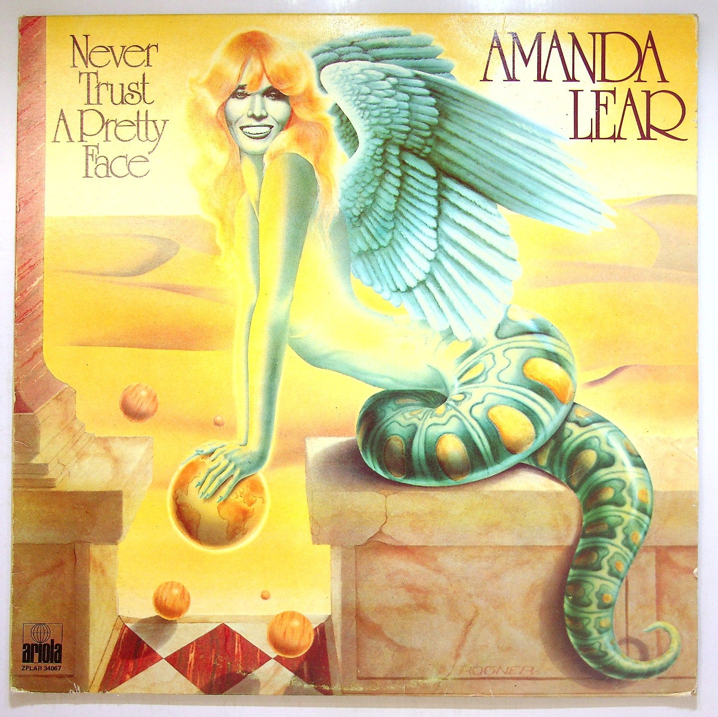 EBOND Amanda Lear - Never Trust A Pretty Face Vinile V115037