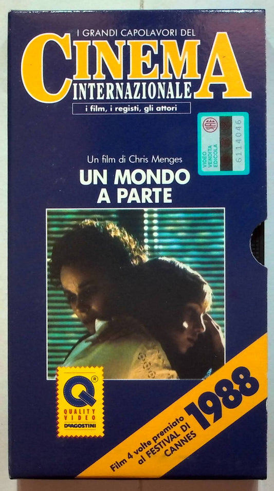 EBOND Un Mondo A Parte Editoriale VHS VH002006