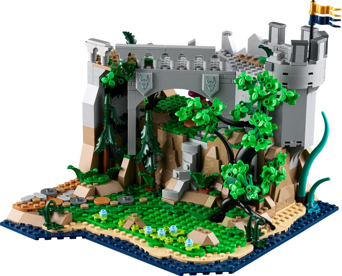 LEGO 21348 Dungeons & Dragons: Il racconto del Drago Rosso