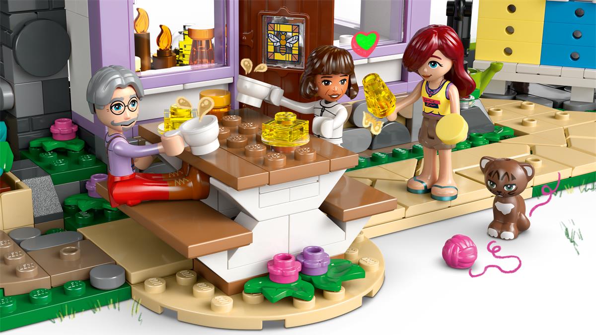 LEGO 42669 Casa degli apicoltori e giardino fiorito
