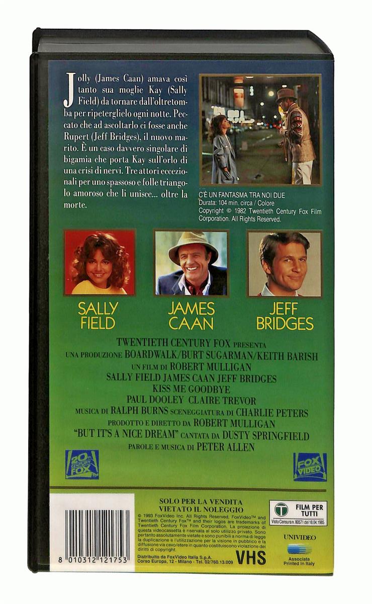EBOND C e Un Fantasma Fra Noi Due Silver & Gold Fox VHS VH003915