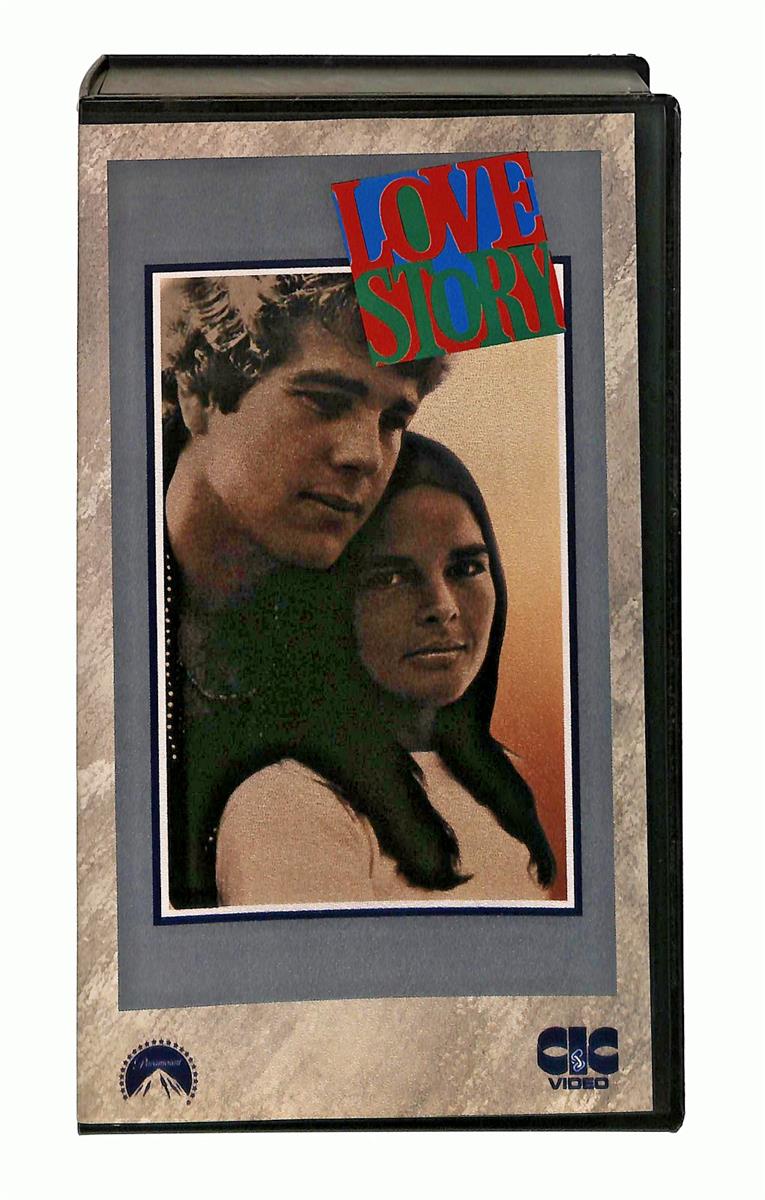 EBOND Love Story Universal Cic VHS VH003326