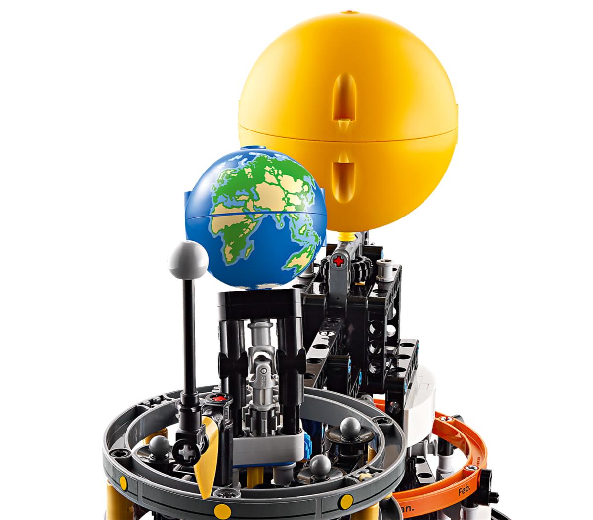 LEGO 42179 Pianeta Terra e Luna in orbita