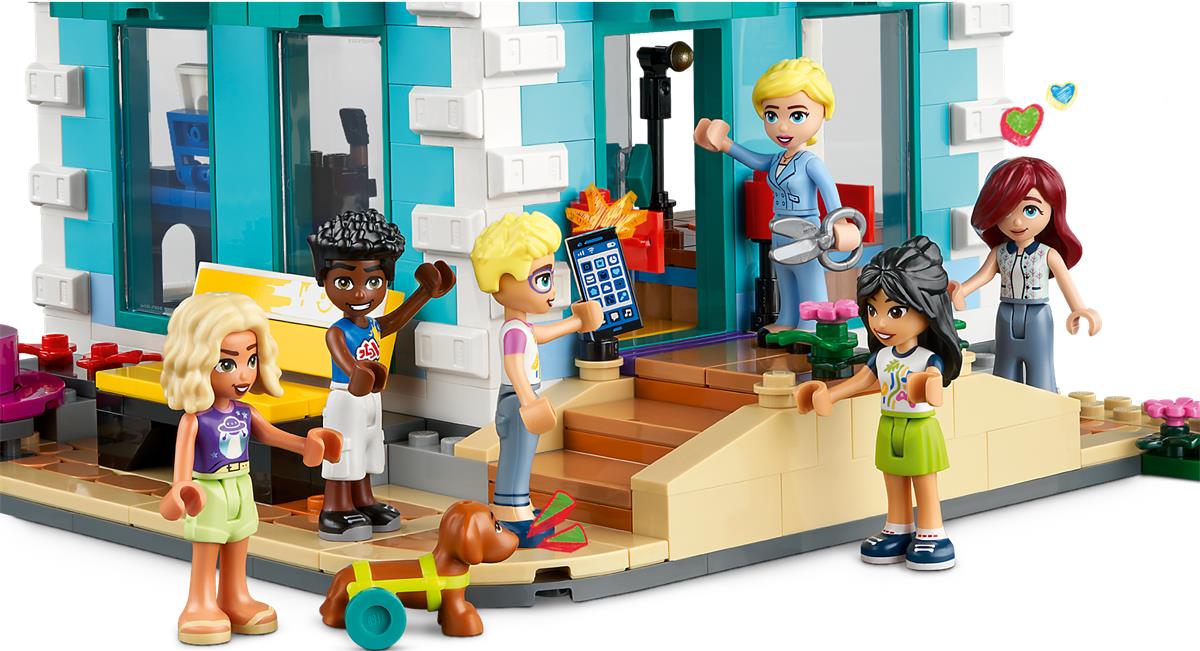 LEGO 41748 Centro comunitario di Heartlake City