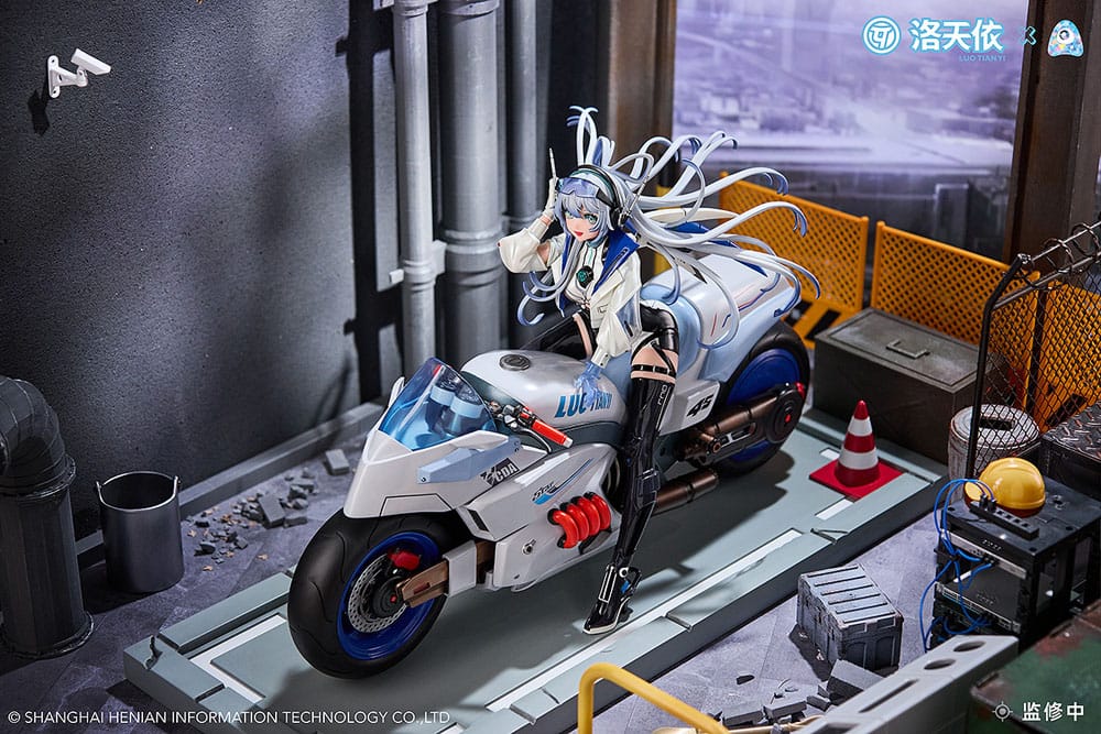 Vsinger PVC Statue 1/7 Vsinger Luo Tianyi Retro-Future Storm Driver Ver. 23 cm P066535