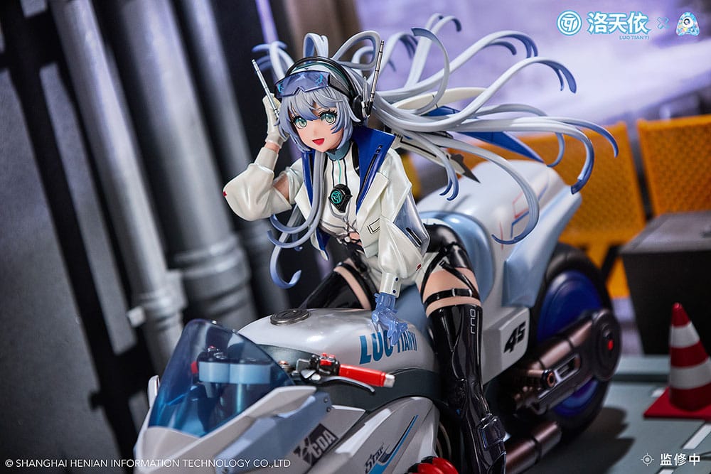 Vsinger PVC Statue 1/7 Vsinger Luo Tianyi Retro-Future Storm Driver Ver. 23 cm P066535