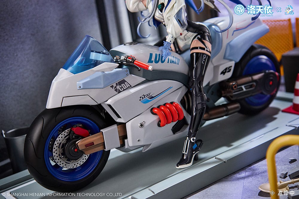 Vsinger PVC Statue 1/7 Vsinger Luo Tianyi Retro-Future Storm Driver Ver. 23 cm P066535