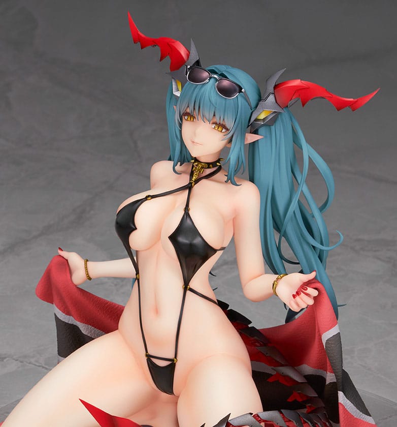 Azur Lane PVC Statue 1/7 Regensburg Dark Dragon and the Coast of Light Ver. 16 cm P032768