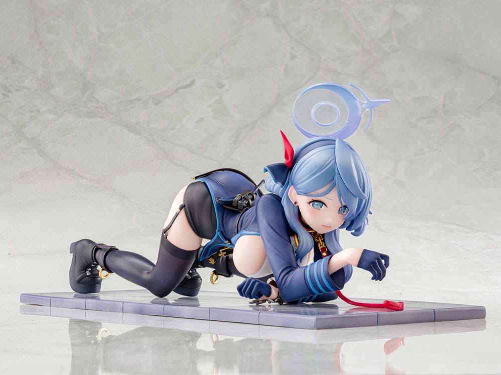 Blue Archive PVC Statue 1/7 Ako Memorial Lobby Ver. 23 cm P032780
