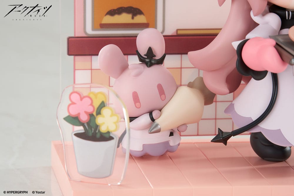 Arknights Would You Like A Dessert? Mini Series PVC Statue Civilight Eterna 11 cm P032962