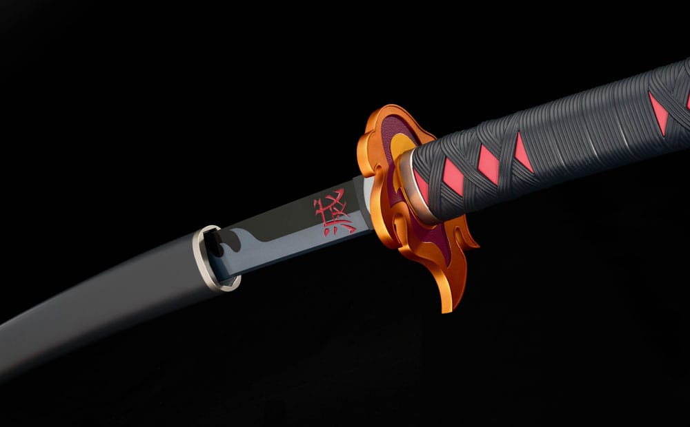 Demon Slayer: Kimetsu no Yaiba Proplica Replica 1/1 Nichirin Sword (Tanjiro Kamado) Kyojuro Rengoku´s Sword Gueard Ver. 88 cm P034408